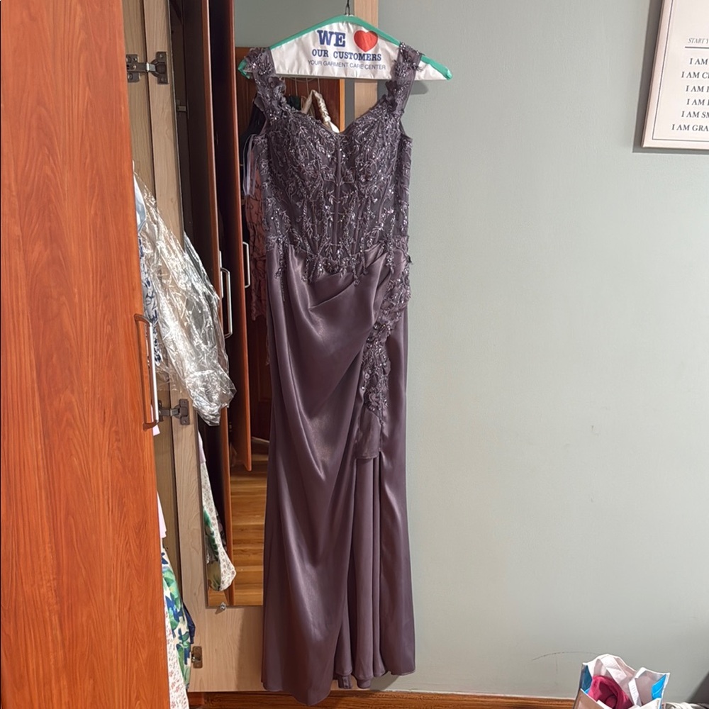 Purple Maxi Gown with Sweetheart Neckline for Weddings